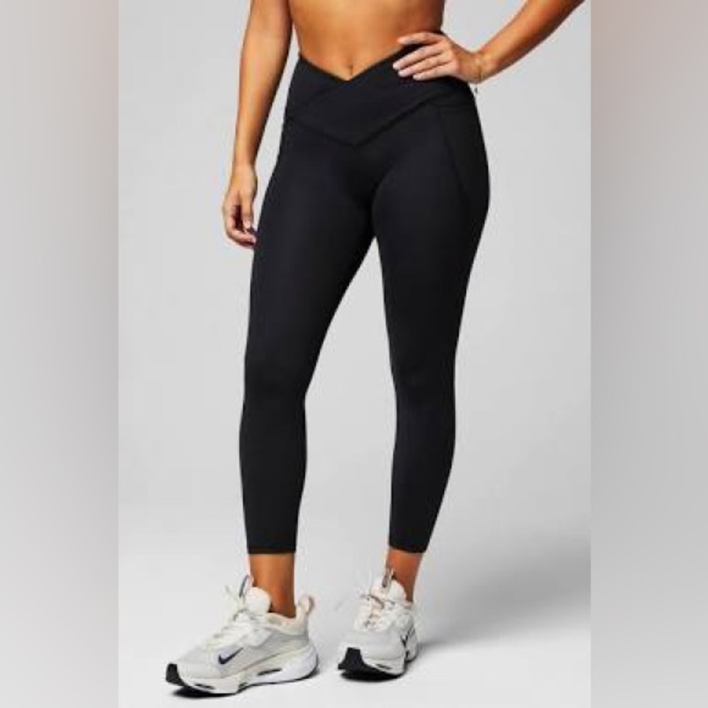 Fabletics Cross Over Capri Leggings